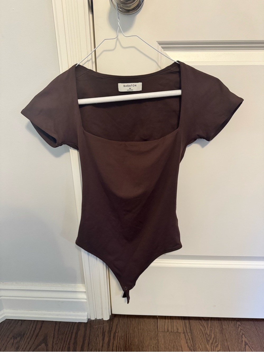 Babaton Brown Square-Neck Short-Sleeve Bodysuit